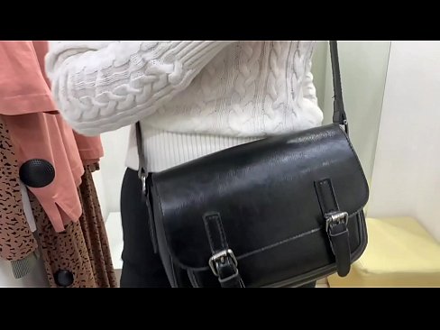 ❤️ Offentlig onani af ung kælling FeralBerry med en dildo i prøverummet ❤️❌ Porno at da.yespornpics.ru ❌