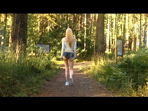 ❤️ Smuk kvinde bevæger sig langsomt, ikke nøgen video ❤️❌ Porno at da.yespornpics.ru ❌